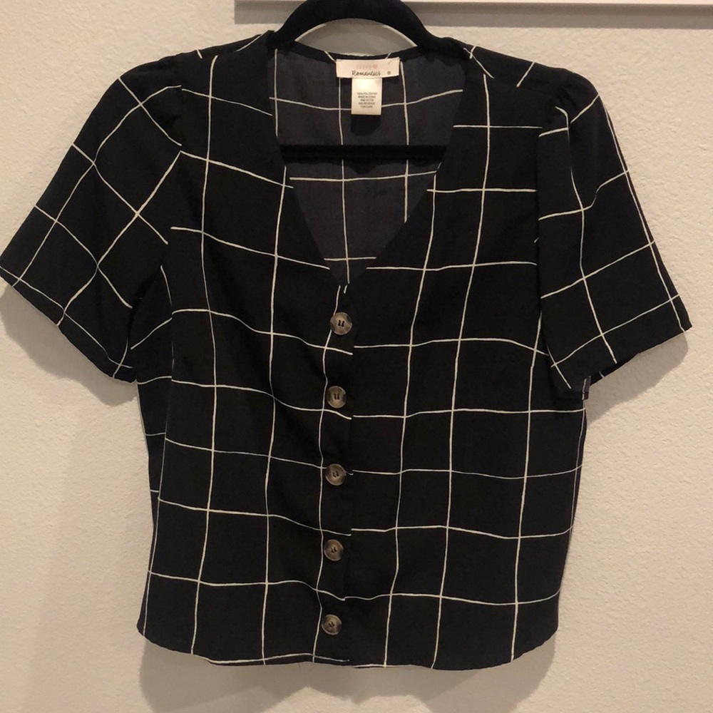 Short sleeve button up top